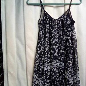 Express Black & White Abstract Print Flowy Trapeze Dress